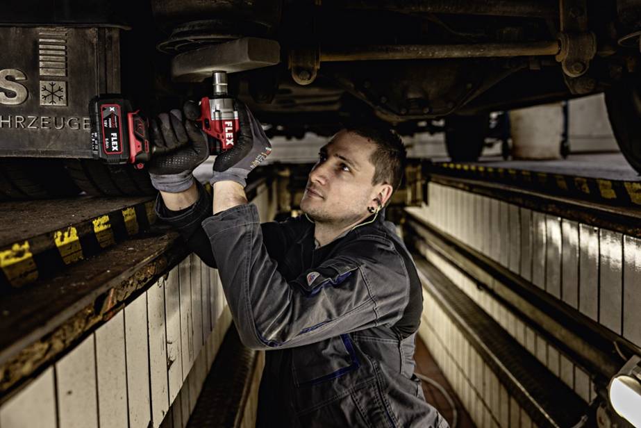 FLEX IW 1/2" 400 18-EC C + P-Set 22 Q + IPS D17-21 1/2" Set | Compacte 18 V accuslagmoersleutel met slagdoppenset - afbeelding 2